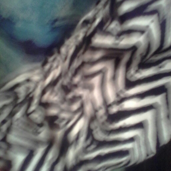 Grace Elements Black & White chevron striped Tunic - Picture 7 of 8